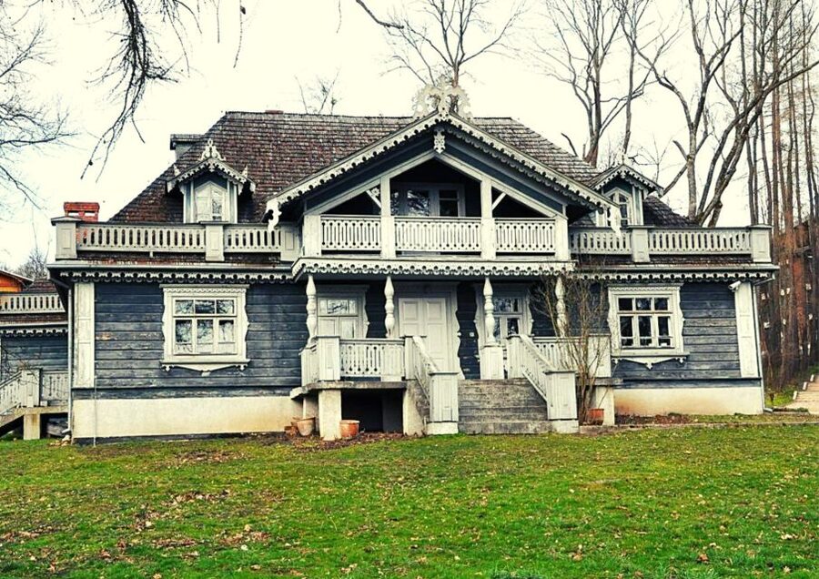 From Warsaw: Small-Group Tour to Bialowieza National Park - Park Palace and the traces of the tsars