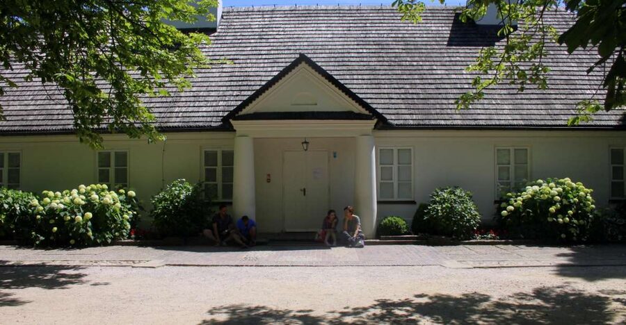 From Warsaw: Tour to Chopin's Birthplace - Żelazowa Wola - The Mercedes van ride from central Warsaw