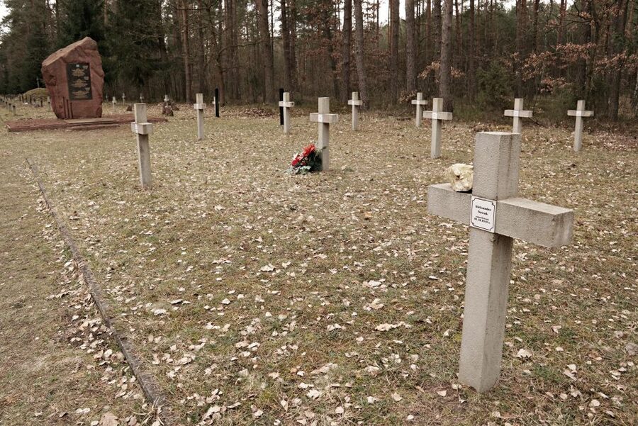 From Warsaw: Treblinka Camp 6-Hour Private Tour - A guide-led visit with room to think