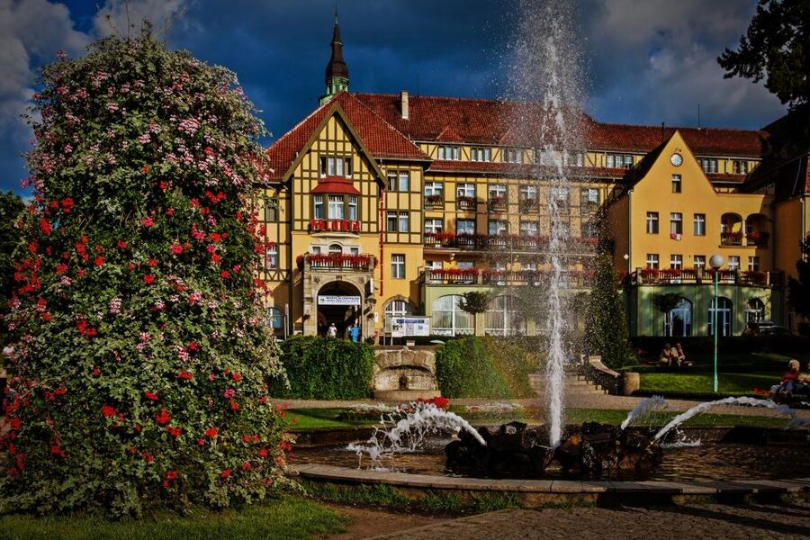 From Wroclaw: Full-Day Stolowe Mountains Trekking Tour - Booking, cancellation, and the overall value
