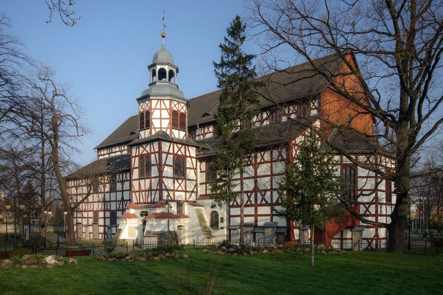 From Wroclaw: Polish Pottery and Jawor Church of Peace Tour - Who should book this day