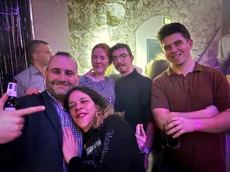 Fun explorers pub Crawl with 1 hour open bar and 3 VIP clubs - The guides make or break the night