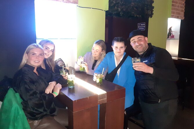 Fun Explorers Pub Crawl with free welcome shots and free ent - Stop one: one hour at Rynek Główny 30