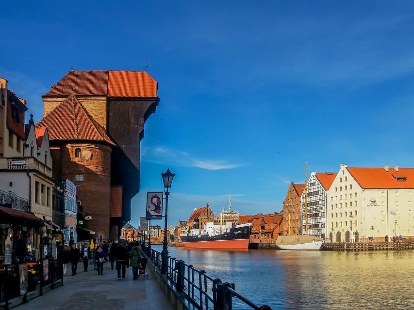 Gdansk: City Highlights Guided Private Bike Tour - Zaspa murals and the everyday city