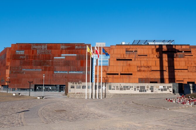Gdansk: European Solidarity Centre Guided Tour - The round-table negotiations and the turn toward change
