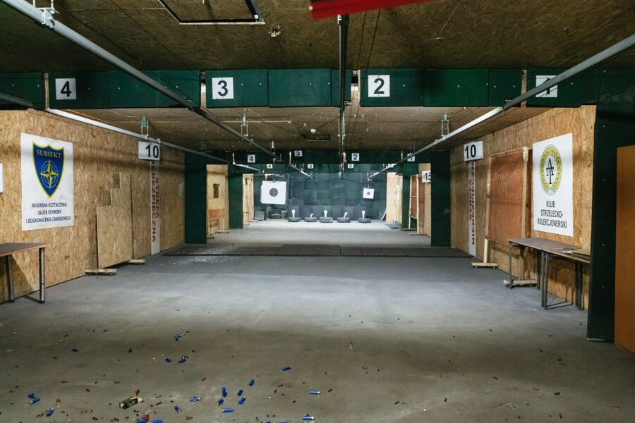 Gdańsk: Extreme Gun Shooting Experience with Transfers - Who should book this Gdańsk activity?