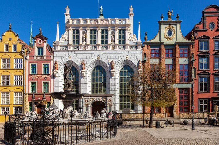 Gdansk: Jewish Heritage Guided Private Walking Tour - The Jewish cemetery: surviving walls and graves