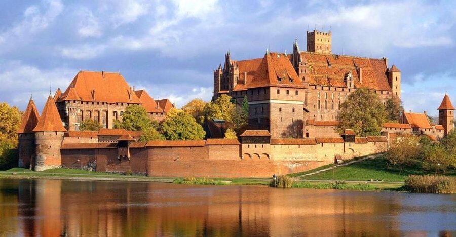Gdansk: Malbork Castle & Westerplatte Tour with Local Lunch - Key points to know before booking