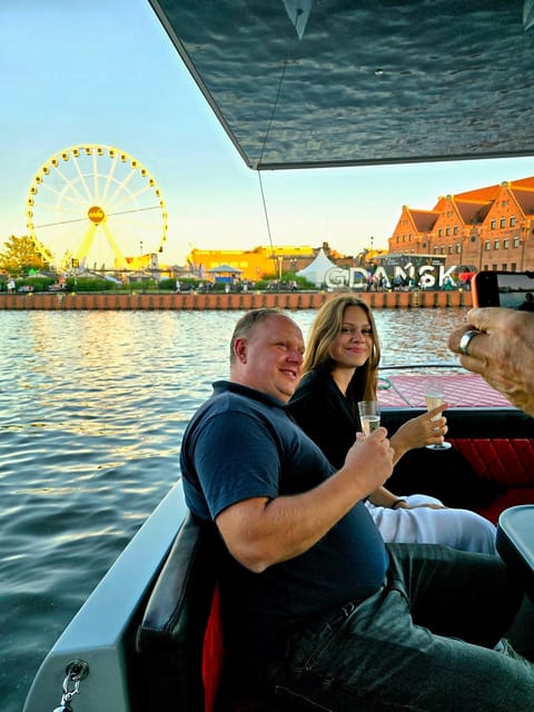 Gdańsk: Motława River Eco Cruise at Sunset with Prosecco - What small groups change