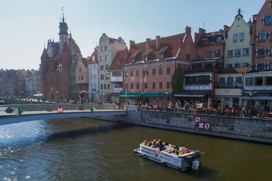 Gdańsk: Motlawa River Sightseeing Catamaran Cruise - Brabank and Gdańsk’s newer riverfront