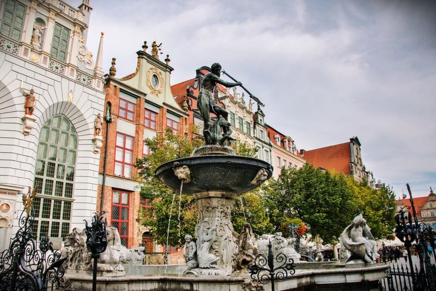 Gdansk Old Town Half-Day Private Walking Tour - The Motlawa waterfront and Green Gate