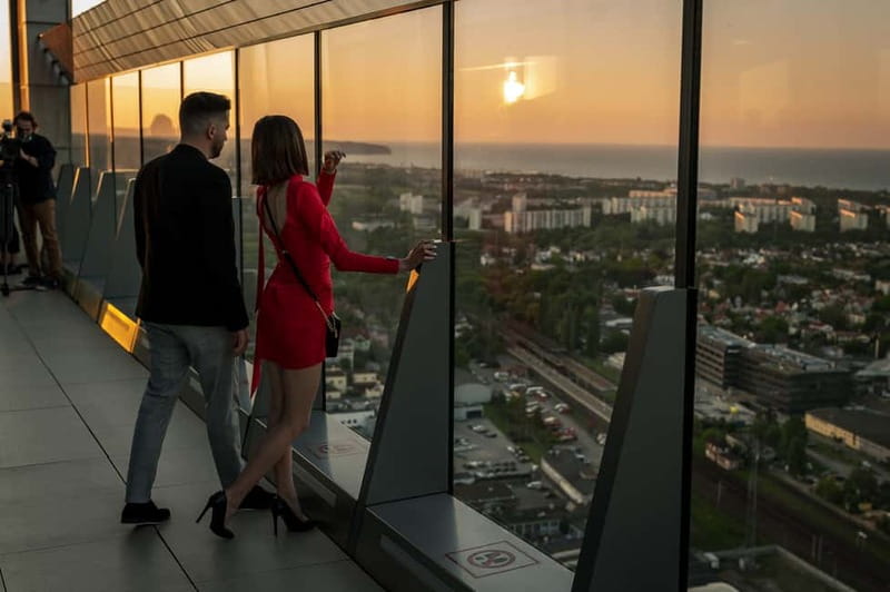 Gdańsk: Olivia Star Sky-High Views, Dinner, and Cocktails - Begin with Prosecco among 4,000 plants