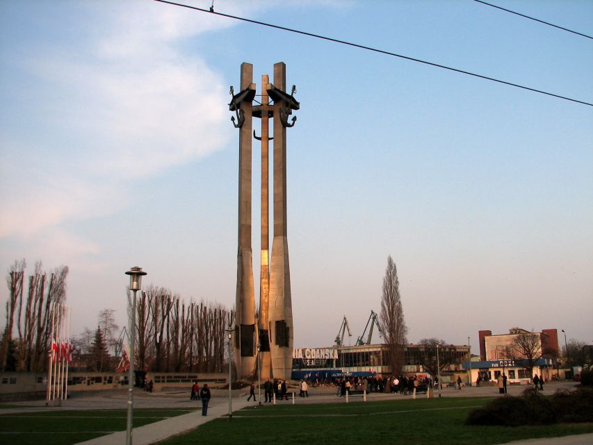 Gdansk: Private Communism Tour with Solidarity Center Museum - Walking through Gdańsk Shipyard