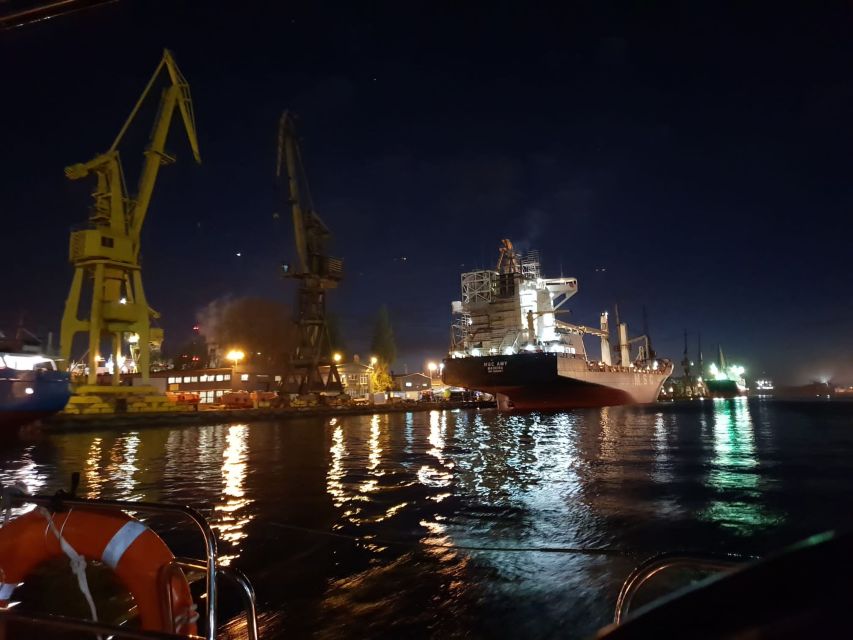Gdansk: Scenic Evening Yacht Cruise with Welcome Drink - Wisłoujście Fortress and Westerplatte