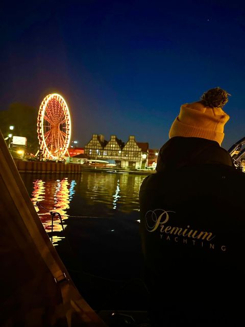 Gdansk: Scenic Evening Yacht Cruise with Welcome Drink - Reaching the Bay of Gdańsk
