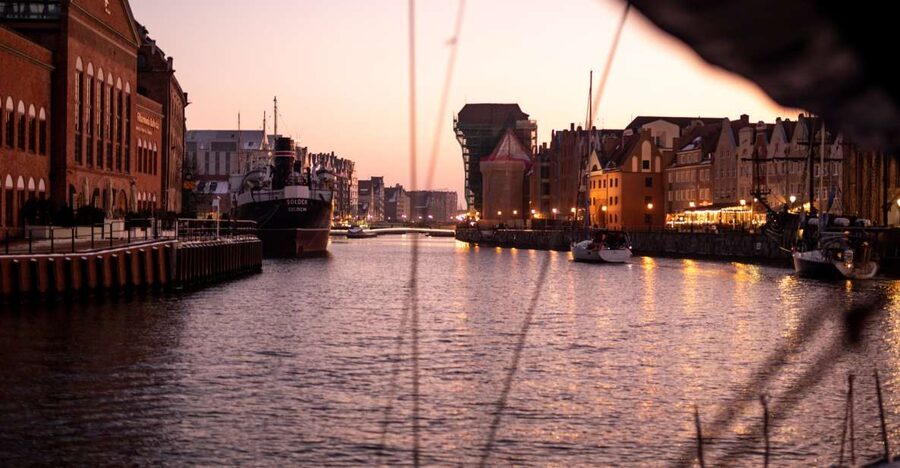 Gdańsk: Scenic Sunset Cruise with Welcome Drink - Key points to know before booking