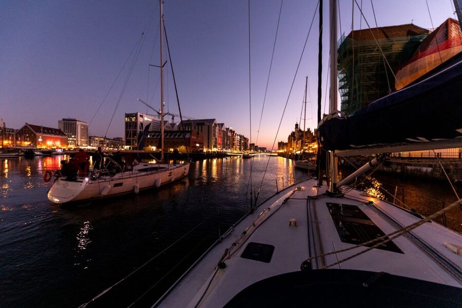 Gdańsk: Scenic Sunset Cruise with Welcome Drink - Timing, clothing, and practical advice
