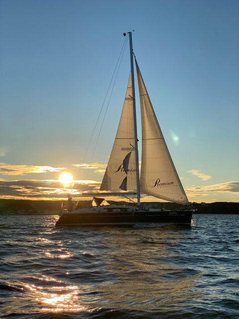 Gdańsk: Scenic Sunset Cruise with Welcome Drink - Prosecco, mulled wine, and the onboard mood