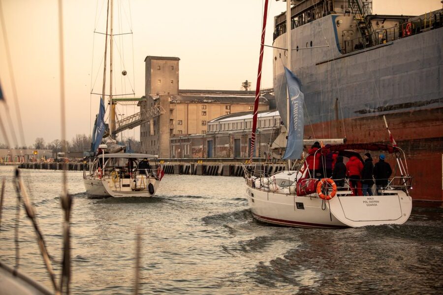 Gdańsk: Scenic Sunset Cruise with Welcome Drink - Boarding at Stara Stocznia 4