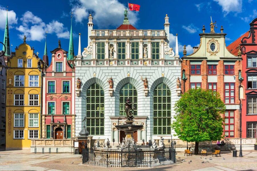 Gdansk: Small Group Walking Tour - Starting at Neptune’s Statue at 6:00 PM