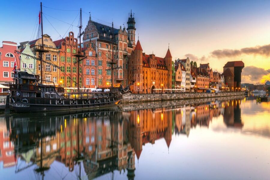 Gdansk: Small Group Walking Tour - The Old Port and the Motlawa River