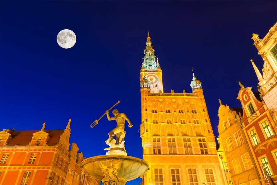 Gdansk: Small Group Walking Tour - Following the Royal Road toward Artus Court