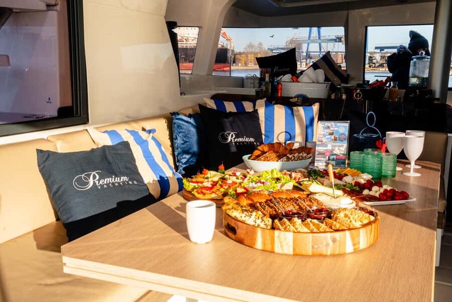 Gdansk/Sopot: Breakfast Cruise on a Catamaran - Two hours along the Bay of Gdansk