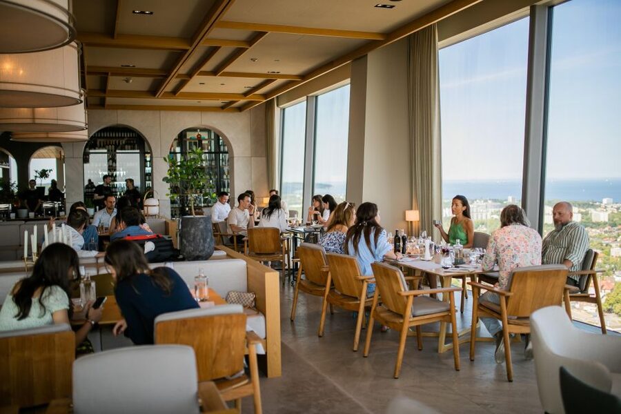 Gdańsk: Spanish Cuisine and City Views From the Top Floor - Paco Pérez, Antonio Arcieri, and the restaurant’s culinary identity