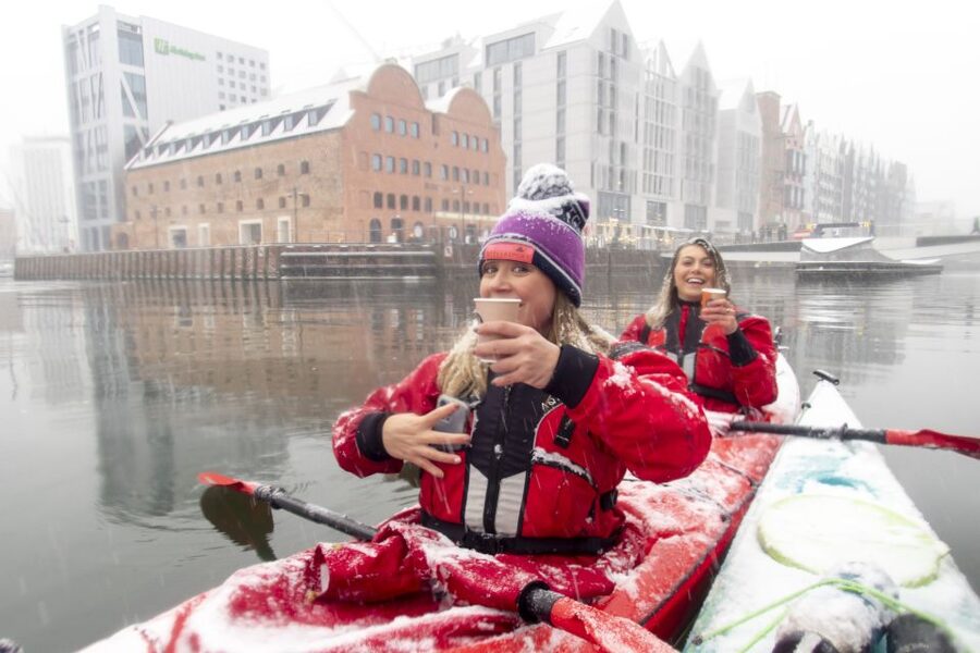 Gdansk: Winter Kayaking Tour - Seeing the Old Town from below the facades