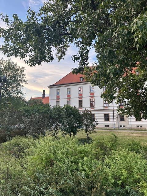 Group city tour (walking tour) through Wroclaw in German - The Hansel and Gretel cottages bring a lighter note