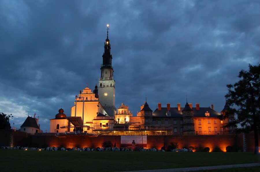 Half-Day Czestochowa Black Madonna Tour from Krakow - The Basilica, Knight Hall, and Treasury