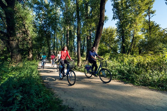 Half-Day Warsaw City Sightseeing Bike Tour for Small Group - Why a bike is a smart way to see Warsaw