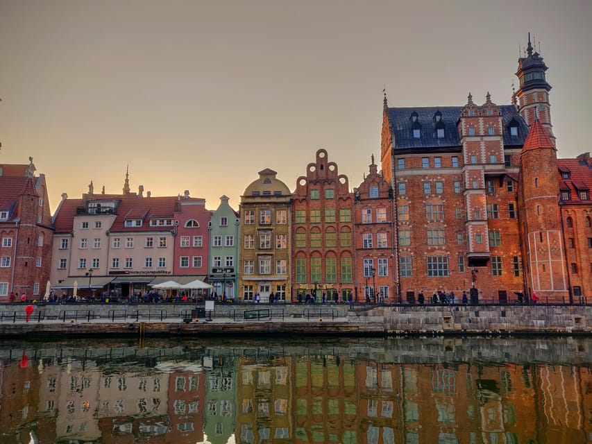 Historic City Center Tour Gdansk in German - The Right City Town Hall and Arthur’s Court