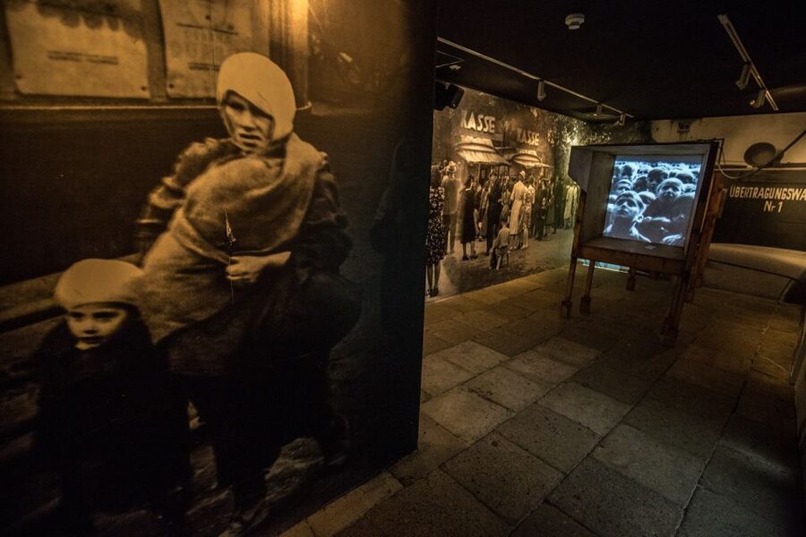 Kazimierz, Schindler's Factory & Ghetto Guided Tour - Inside the museum: Schindler, workers, and occupied Kraków