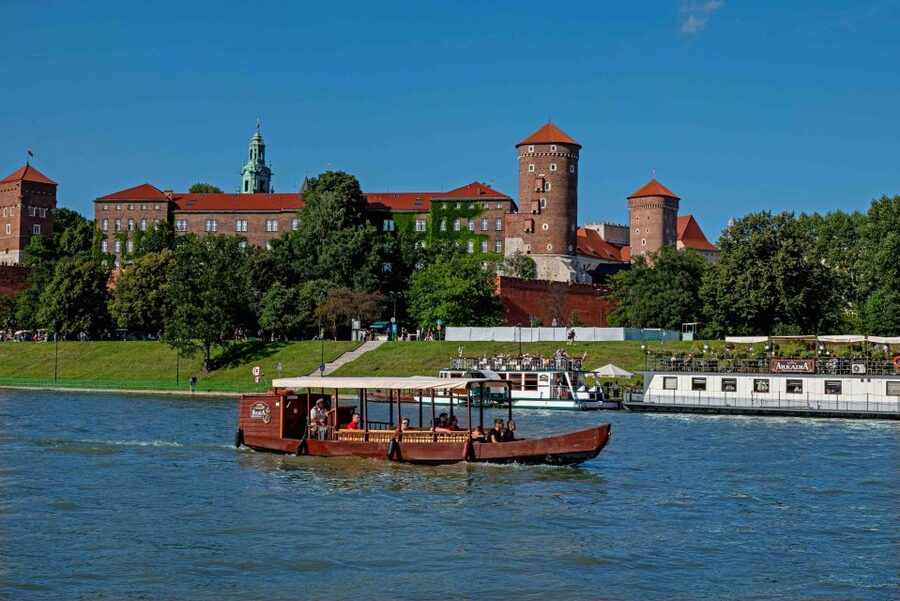Krakow: 1-Hour Evening Vistula River Cruise - The Manggha Centre and Krakow’s modern side
