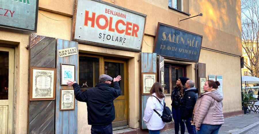 Krakow: 2h Kazimierz (Jewish Quarter) Walking Tour - Synagogues, streets, and the shape of a lost community