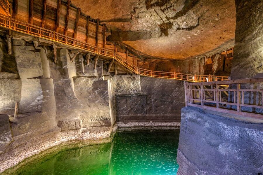 Krakow: Auschwitz and Wieliczka Salt Mine Combo Tour - The early pickup and the road from Krakow