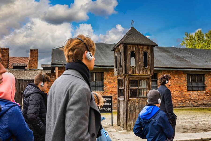 Krakow: Auschwitz-Birkenau Guided Tour and Private Transport - The short transfer to Birkenau