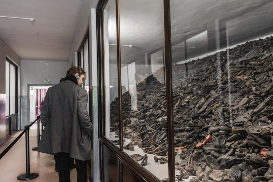 Krakow: Auschwitz-Birkenau Guided Tour with Transportation - The short transfer to Birkenau