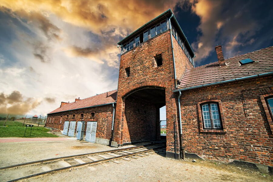 Krakow Auschwitz-Birkenau Memorial Guided Tour Meeting Point - Meeting at Pawia 18b in Krakow