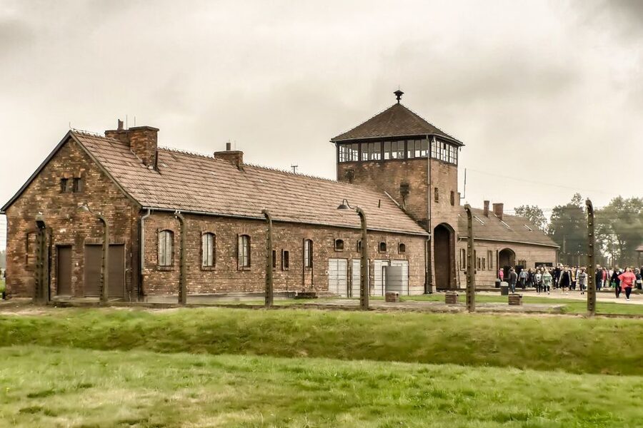 Krakow: Auschwitz Birkenau Museum Guided Tour with Pickup - A realistic look at the timing