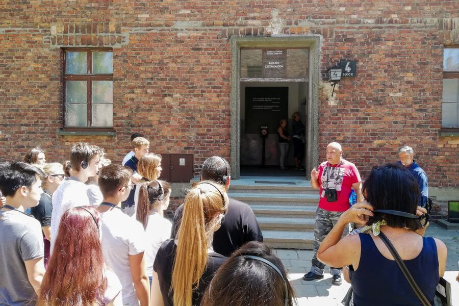 Krakow: Auschwitz Guided Tour with Pickup and Optional Lunch - What the $54 price includes