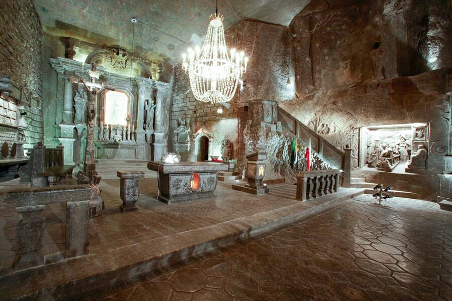 Krakow: Auschwitz & Wieliczka Salt Mine Guided Day Tour - Two major sights, one demanding day