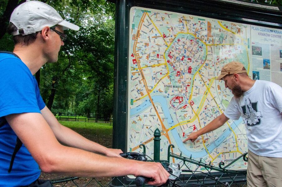 Krakow: Bike Tour of Old Town, Jewish Quarter and the Ghetto - Along the Vistula to Wawel Castle