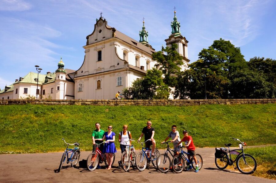 Krakow: Bike Tour of the Old Town, Kazimierz, and the Ghetto - Along the Vistula toward Podgórze