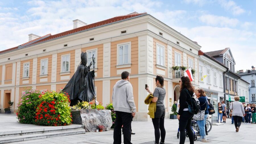 Krakow: Black Madonna of Częstochowa & Home of John Paul II - Two major Polish pilgrimage sites in one day