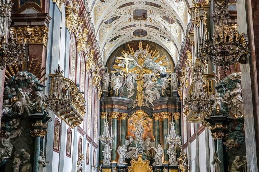 Krakow: Black Madonna Sanctuary of Czestochowa - Guided Tour - What the $93 price includes