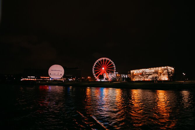 Krakow Boat Party - The photographer is more useful than it sounds