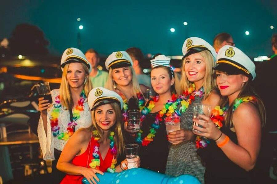 Krakow: Boat Party with Unlimited Drinks - The magician, music, and photo booth