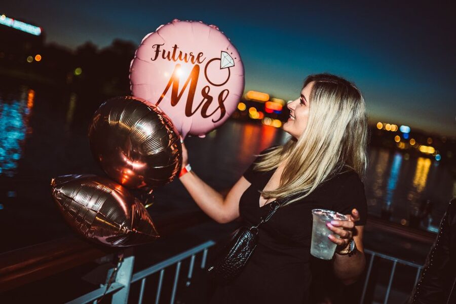 Krakow: Boat Party with Unlimited Drinks - The late sailing and three-club crawl